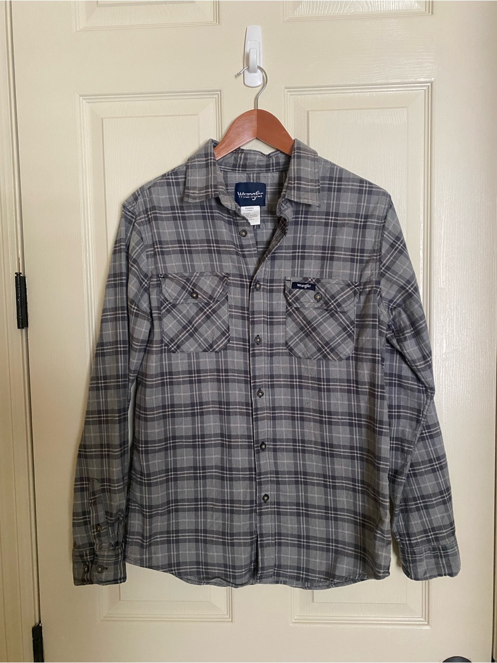 Wrangler Gray Plaid Long-Sleeve Button-Down Shirt